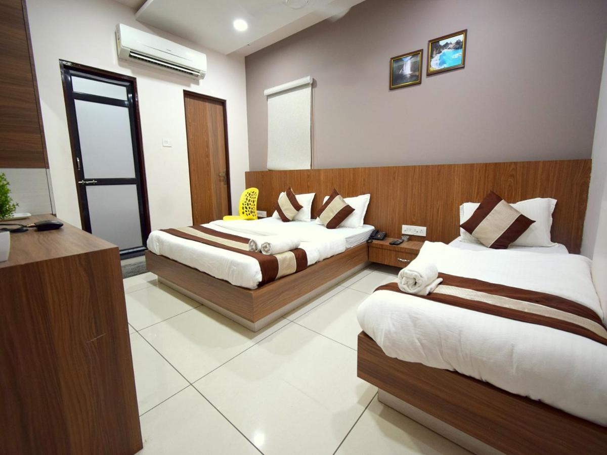 Hotel Embassy Kalol Exterior photo