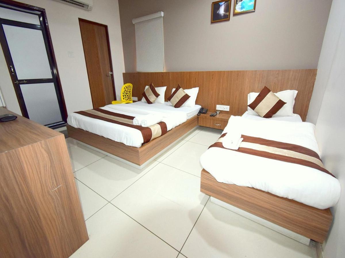 Hotel Embassy Kalol Exterior photo