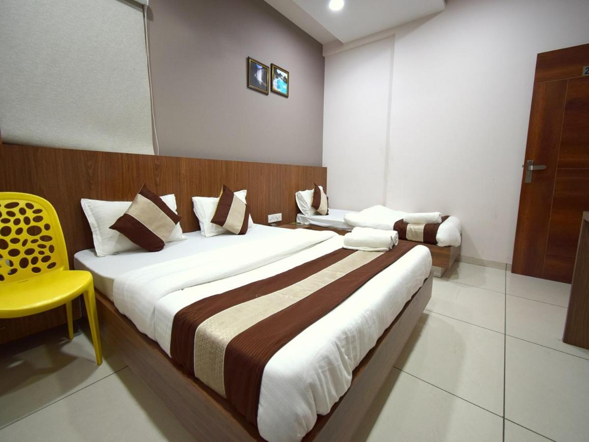 Hotel Embassy Kalol Exterior photo