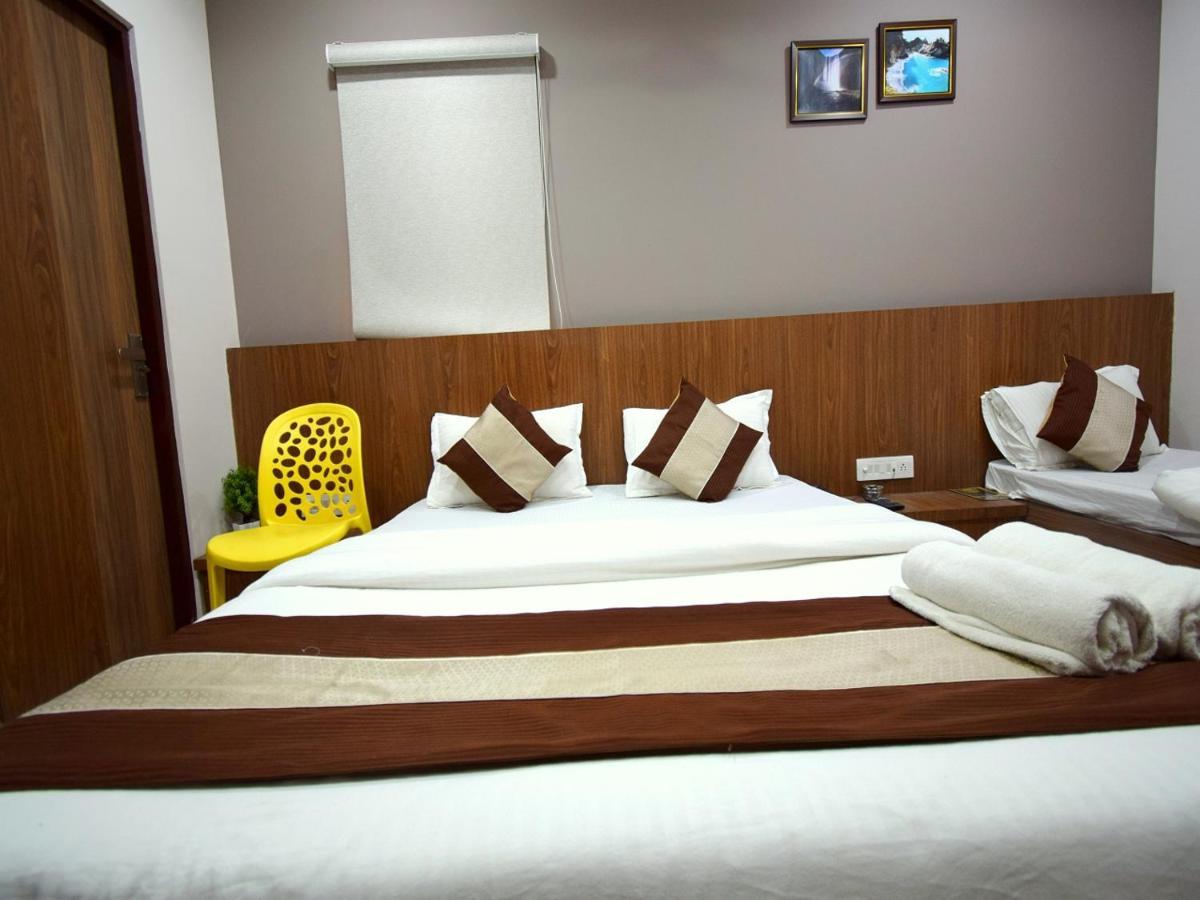 Hotel Embassy Kalol Exterior photo