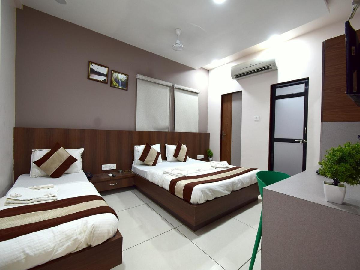 Hotel Embassy Kalol Exterior photo
