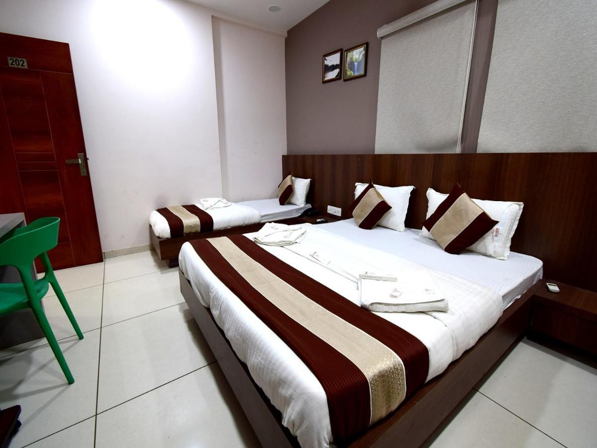 Hotel Embassy Kalol Exterior photo