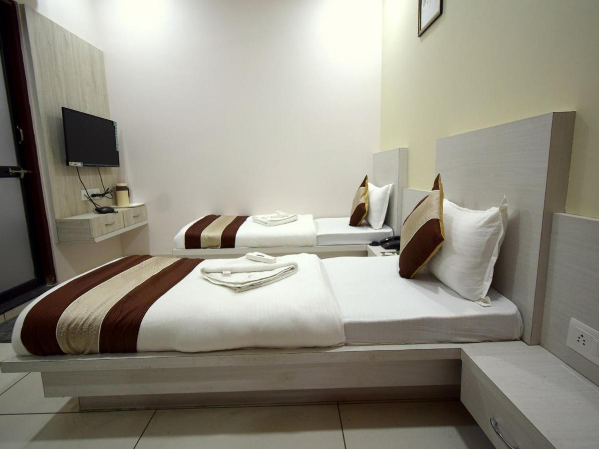 Hotel Embassy Kalol Exterior photo